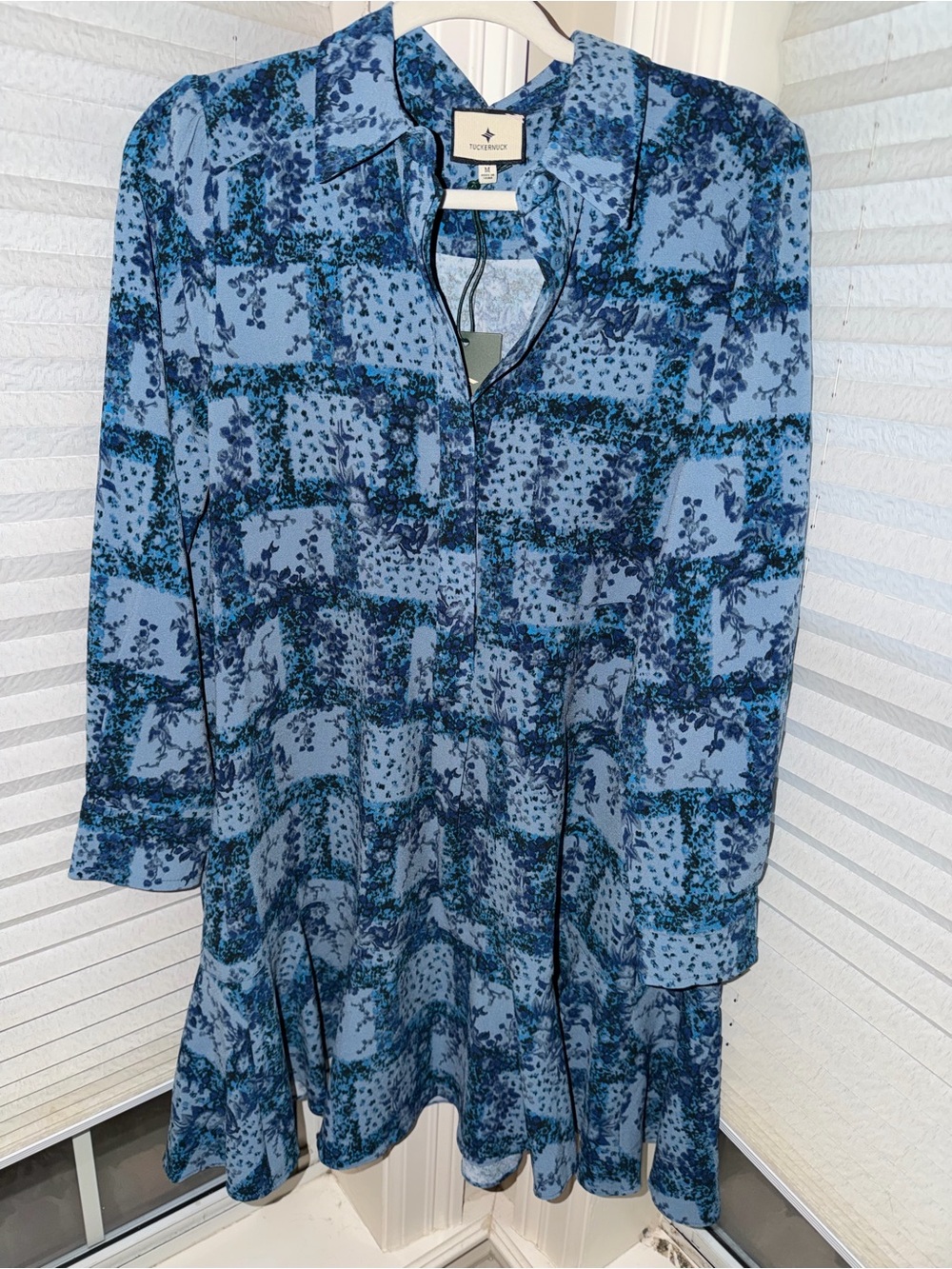 Tuckernuck Trellis Vine Crepe Callahan Shirt Dress - Blue Multi Color Sz M NWT